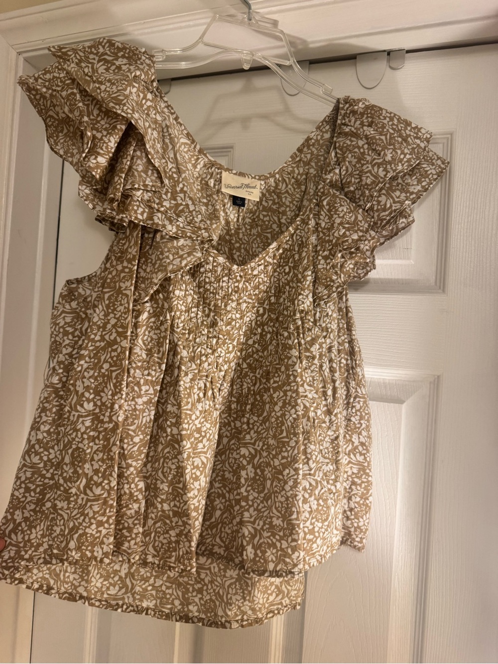 Universal Thread Floral Ruffle Sleeve Camisole - Tan & White